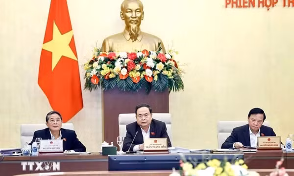 Cho ý kiến về chủ trương đầu tư tuyến đường sắt Lào Cai-Hà Nội-Hải Phòng