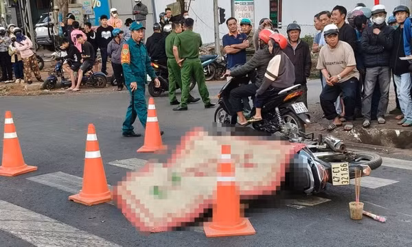 Đi vào điểm mù của xe tải, người đàn ông bị cán tử vong