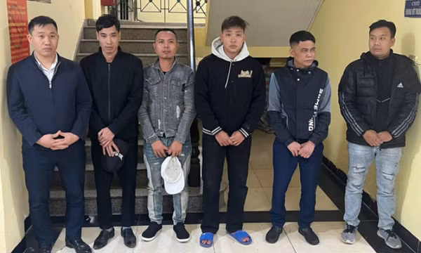 Thuê côn đồ tạt axit, đánh gãy chân bồ nhí của con trai