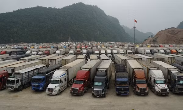 Phó Thủ tướng Lê Văn Thành chỉ đạo sớm khắc phục tình trạng ùn tắc hàng hóa tại các cửa khẩu biên giới phía Bắc