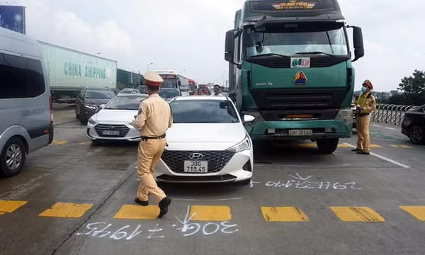Gần 5.800 người tử vong vì tai nạn giao thông năm 2021
