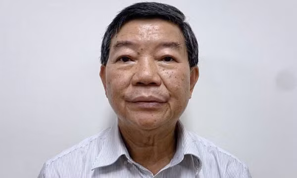 Cựu Giám đốc Bệnh viện Bạch Mai hầu tòa cùng đồng phạm