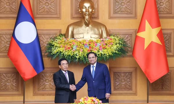 Đẩy mạnh kết nối kinh tế Việt Nam-Lào, giúp Lào có kết nối ra biển