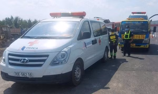 Công bố 9 số điện thoại nóng về hoạt động vận tải, an toàn giao thông dịp Tết