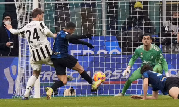 Inter đoạt Siêu Cup Italy ở phút 121