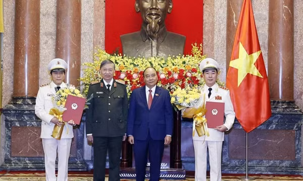 Hai Thứ trưởng Bộ Công an được thăng quân hàm Thượng tướng