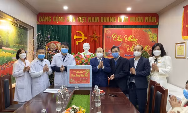 Trưởng Ban Nội chính Tỉnh ủy thăm, chúc Tết Trung tâm Vận chuyển cấp cứu 115