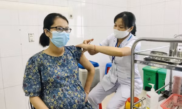 Thêm bằng chứng về hiệu quả của vaccine phòng COVID-19 ở phụ nữ mang thai