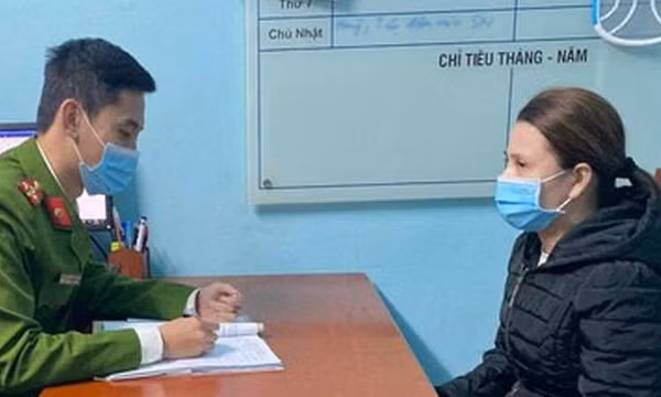 Phục bắt nữ đối tượng trốn nã xuyên quốc gia