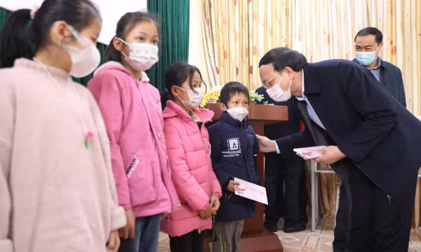 Đảm bảo mọi người, mọi nhà có Tết