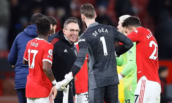 MU gia hạn Rangnick, sao Chelsea bất mãn Tuchel