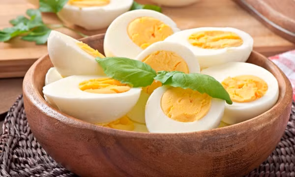 Nên ăn trứng vào bữa sáng hay bữa tối?