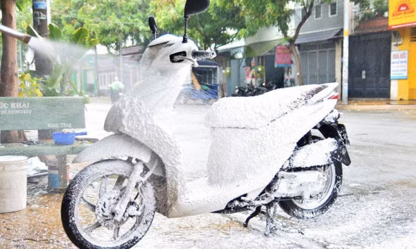 Về quê nghỉ Tết, bảo quản xe máy không sử dụng thế nào?