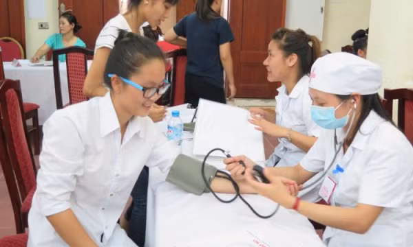 Khám sức khỏe cho sinh viên ít nhất 1 lần/năm học