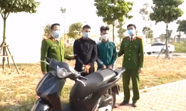Bắt 2 tên trộm xe SH, dùng dao bầu chống trả Công an