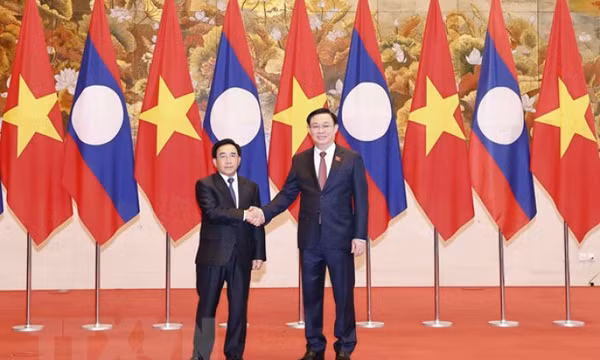 Quan hệ hợp tác Việt Nam-Lào giữ đà phát triển trên tất cả các kênh