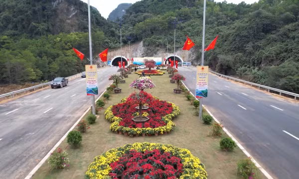 Sẵn sàng đưa vào khai thác cầu Tình Yêu và đường bao biển Hạ Long - Cẩm Phả