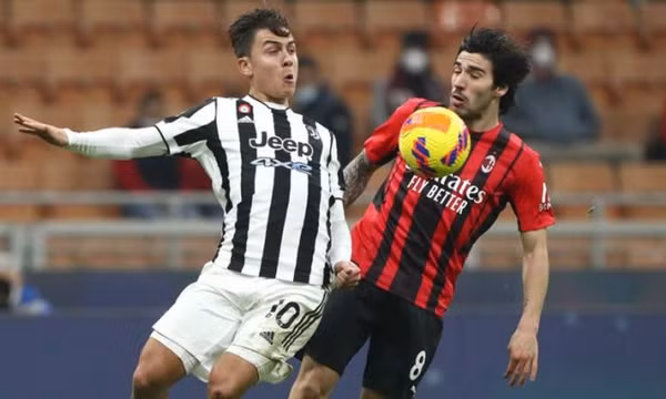 Milan chia điểm với Juventus