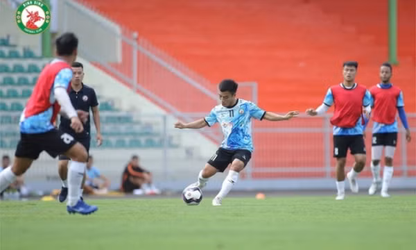 Đại gia nhọc nhằn chạy đà V-League