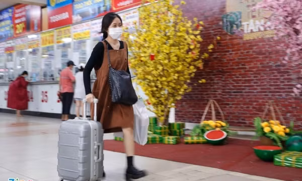 Về quê sớm để kịp cách ly trước Tết, nhiều người chấp nhận bị trừ lương