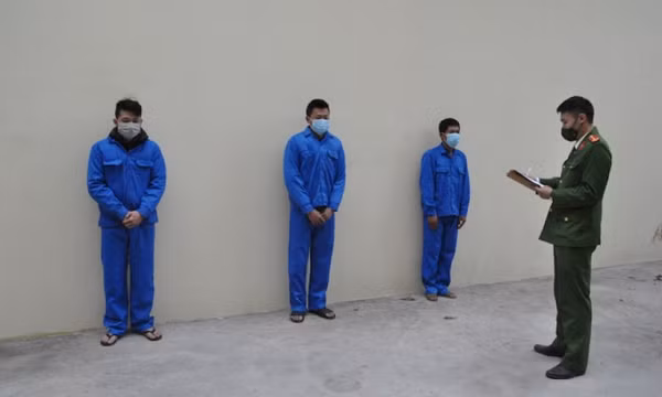 Thua bạc, cay cú cưỡng tài sản