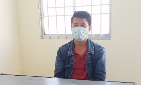 Bị bắt sau 16 năm lẩn trốn vì làm giấy tờ giả