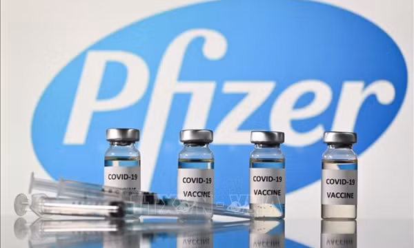 Pfizer triển khai sản xuất đại trà vaccine ngừa biến thể Omicron