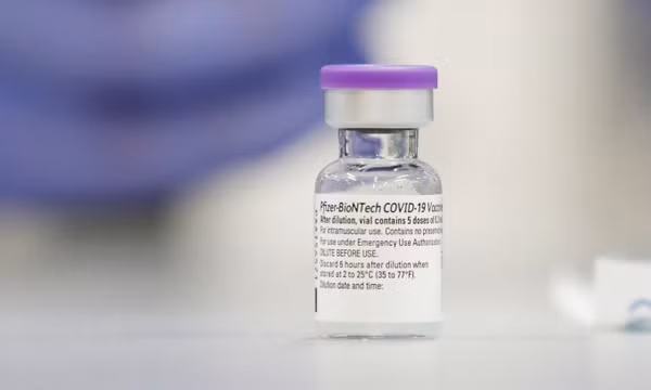 Pfizer bắt đầu thử nghiệm lâm sàng vaccine chống Omicron