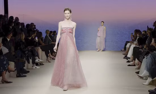 Giorgio Armani hủy các buổi trình diễn trực tiếp tại Milan và Paris do dịch COVID-19