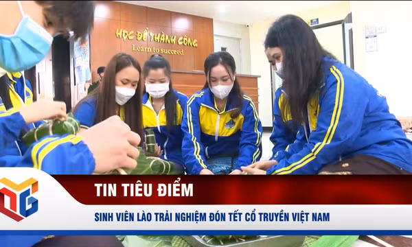 Sinh viên Lào trải nghiệm đón Tết cổ truyền Việt Nam