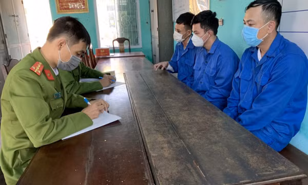 Bắt nhóm khống chế, bắt giữ người để đòi nợ