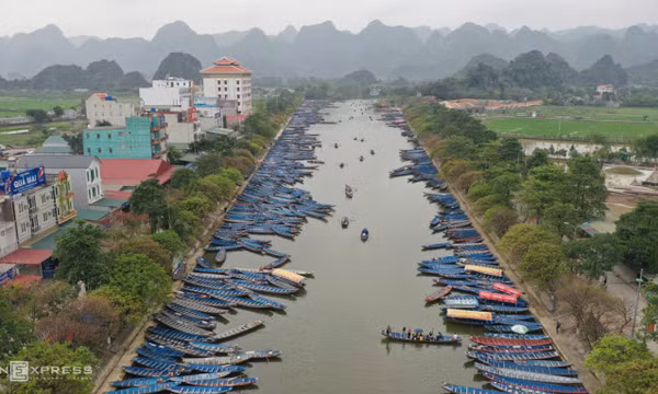 Dừng tổ chức lễ hội chùa Hương