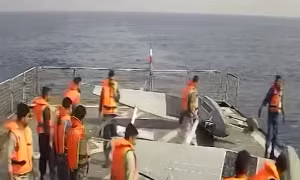 Iran bắt hai tàu biển không người lái của Mỹ
