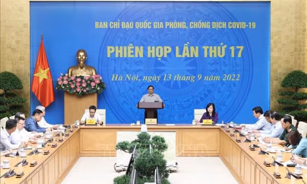Thủ tướng Chính phủ Phạm Minh Chính: Không để thiếu thuốc, sinh phẩm, vật tư y tế