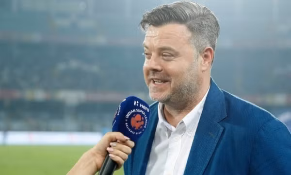 Giám đốc Chelsea bị đuổi việc vì quấy rối phụ nữ