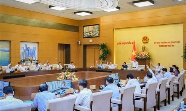 Ủy ban Thường vụ Quốc hội: Cả nước giảm 8 đơn vị hành chính cấp huyện