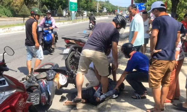 Bắt giữ đối tượng cướp túi xách của du khách nước ngoài