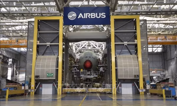Nga thay thế triệt để phi đội máy bay thương mại Boeing và Airbus