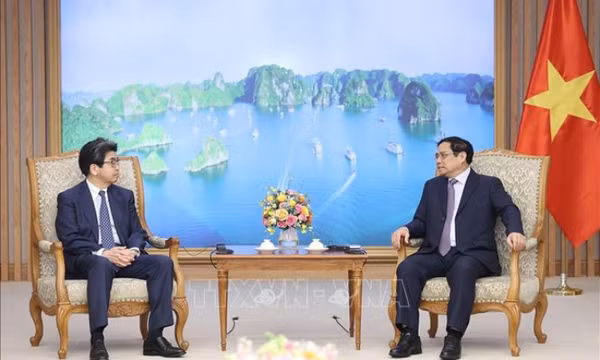 Thủ tướng Phạm Minh Chính tiếp Thống đốc Ngân hàng Hợp tác quốc tế Nhật Bản 