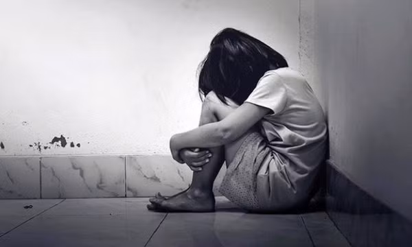 Công an vào cuộc vụ bé gái 14 tuổi nghi bị hiếp dâm ngoài bờ đê