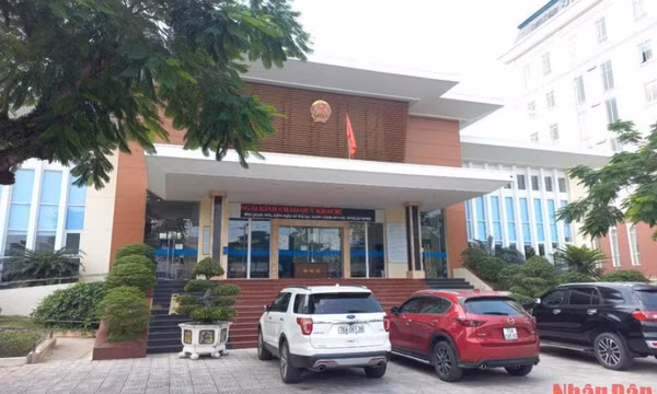 Phê bình Giám đốc Sở Thông tin và Truyền thông tỉnh Quảng Ngãi