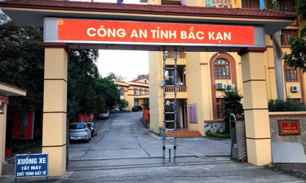 Khai trừ Đảng, tước danh hiệu một thượng tá, cựu trưởng phòng cảnh sát điều tra