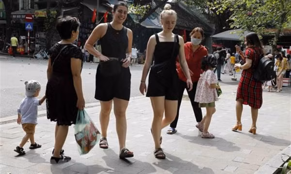 Phía Đông Bắc Bộ có mây, có mưa rào và dông vài nơi