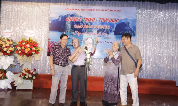 Chương trình thơ - nhạc “Bây giờ tôi vẫn là tôi”