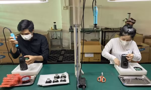Người Việt làm loa thông minh nói chuyện như người