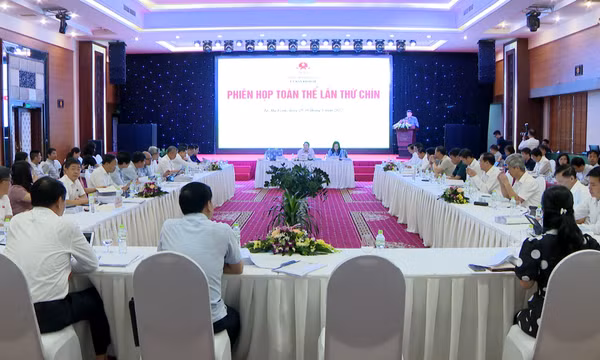 Phiên họp toàn thể lần thứ 9 Ủy ban Kinh tế của Quốc hội