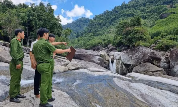 Đi tắm suối sau lễ khai giảng, 2 học sinh đuối nước