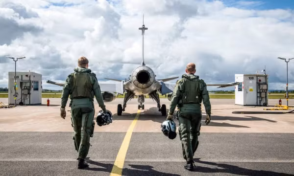 Thụy Điển 'khủng hoảng' phi công lái máy chiến đấu khi gia nhập NATO