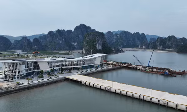 Bến cảng cao cấp Ao Tiên sẽ khai thác trong tháng 10/2022