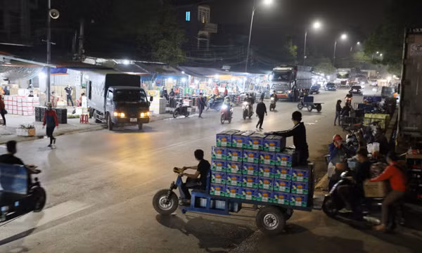 Bắt nhóm đối tượng lợi dụng danh nghĩa Ban Quản lý chợ cưỡng đoạt tiền
